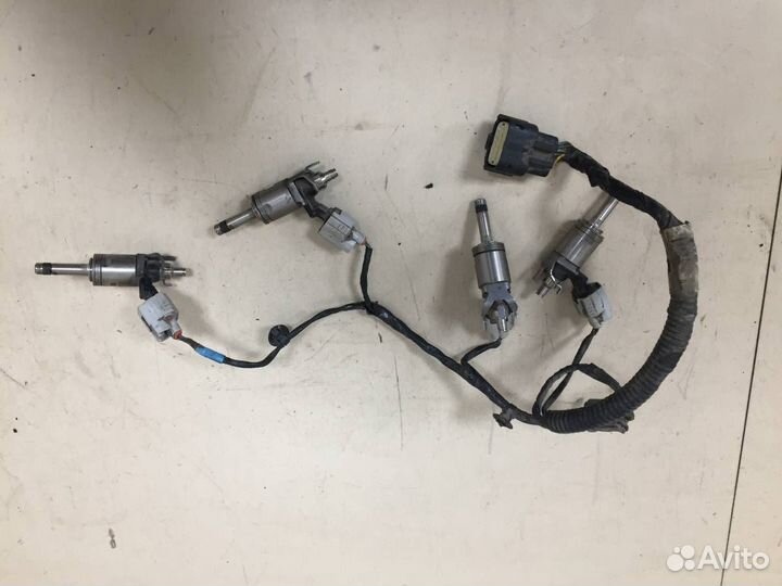 Форсунка инжекторная электрическая Ford Focus 3 20