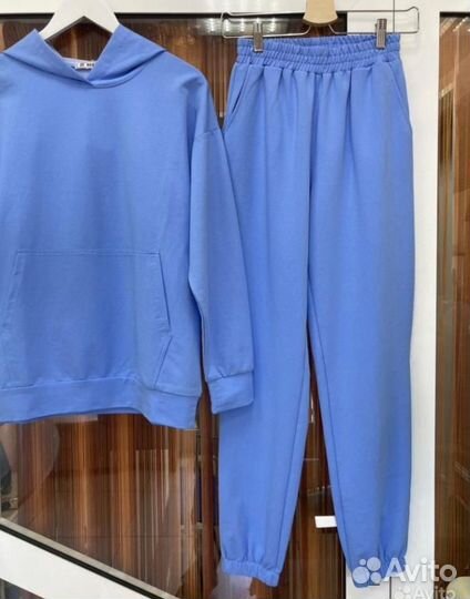 Спортивный костюм женский