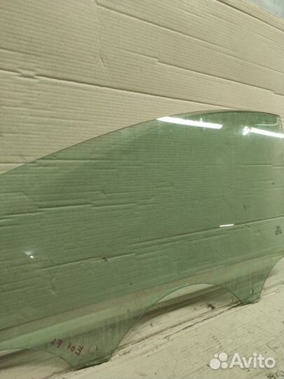 Стекло двери переднее левое переднее левое Ford