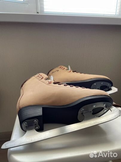 Коньки фигурные женские Nordway Emily 38 размер