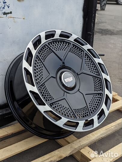 Кованые диски R24 на Cadillac Escalade Tahoe Yukon
