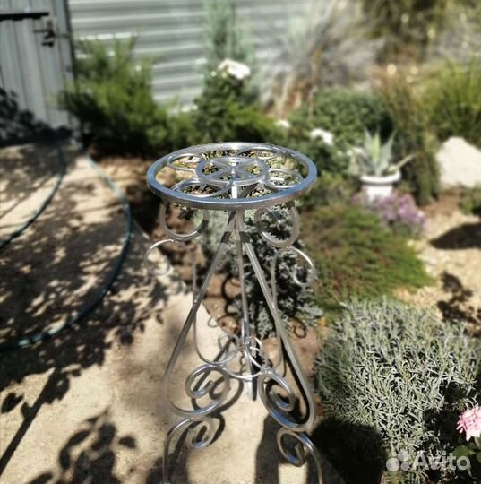 Подставка для цветов напольная