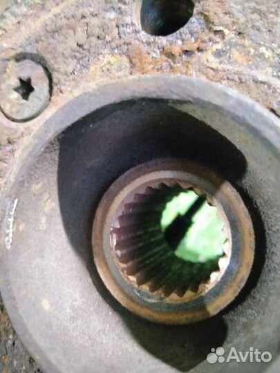 Кулак передний правый Рено Логан 2 1.6л 2016г