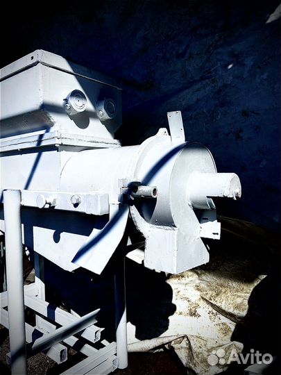 Промышленная соковыжималка