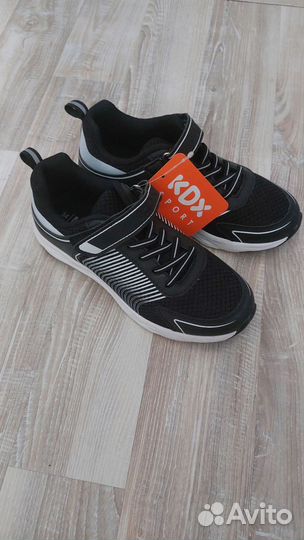 Кроссовки для мальчика 34размер