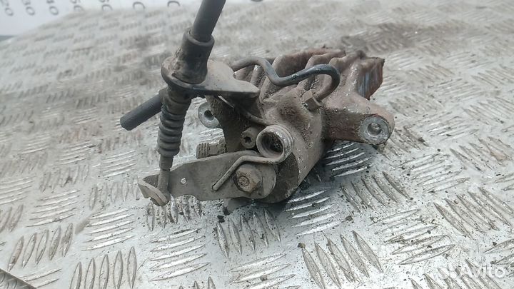 Суппорт тормозной задний левый Volkswagen Golf