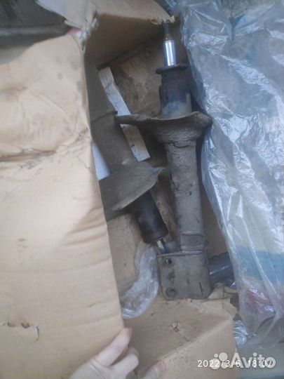 Амортизатор передний задний subaru impreza gc 1995