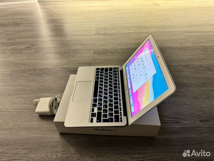Apple MacBook Air 11 (core i5, 128 ssd)