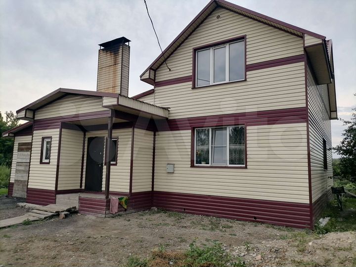 Коттедж 180 м² на участке 9 сот.