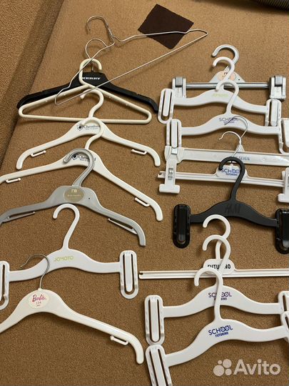 Набор вешалок