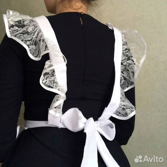 Белый школьный фартук