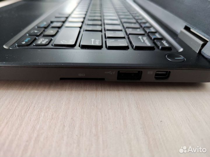 Ноутбук 12.5 Dell latitude e5250 i5-5200U 8/256