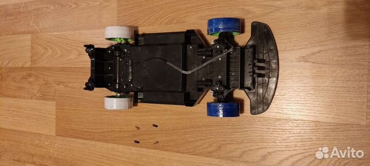 Машина на радиоуправлении для дрифта