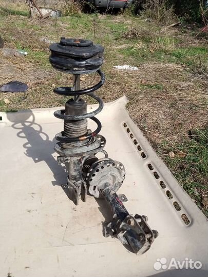 Стойки амортизатора nissan note e11