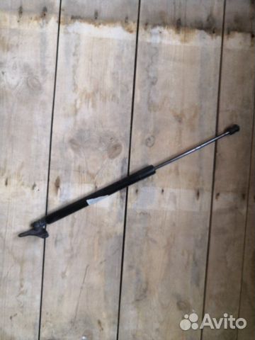 Амортизатор крышки багажника задний Volkswagen