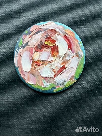 Картина значок брош розы пионы маслом на холсте