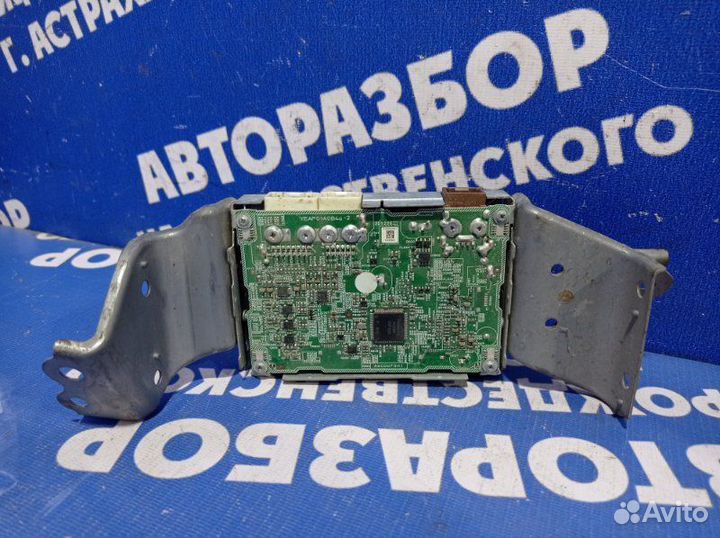 Блок управления магнитолой Toyota Highlander