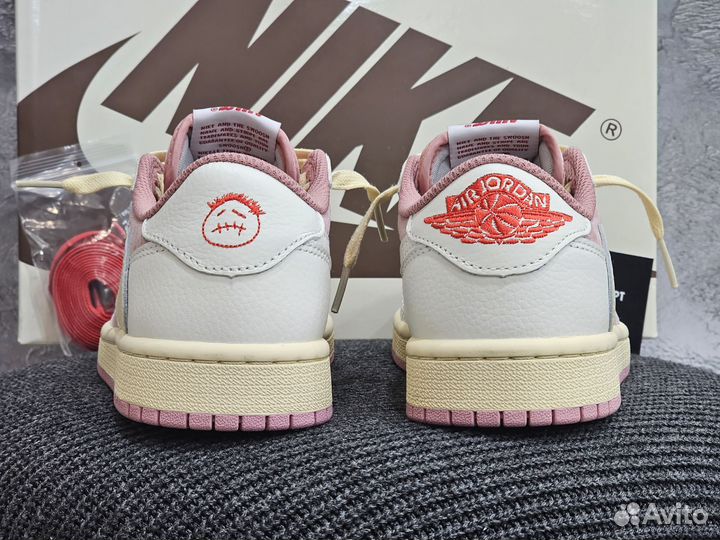 Кроссовки Travis Scott x Air Jordan 1 Low Shy Pink