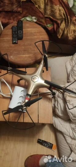 Квадрокоптер Syma X8HW