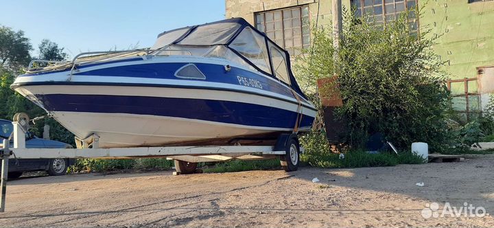 Каютный катер Николь с двумя двигателями