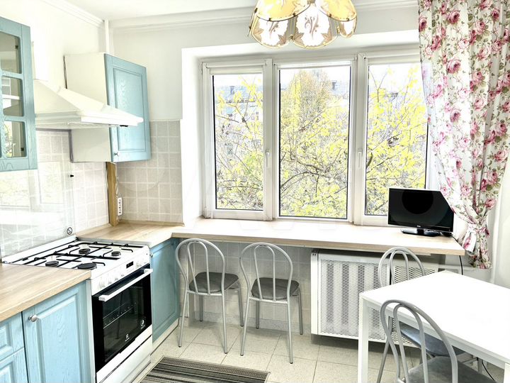 2-к. квартира, 55 м², 3/5 эт.