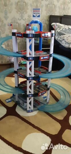 Трек и парковка для Hot Wheels