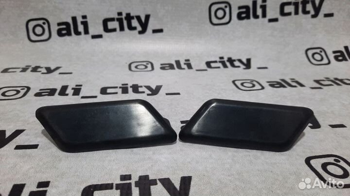 Крышка омывателя фары Камри 50 не краш Sat