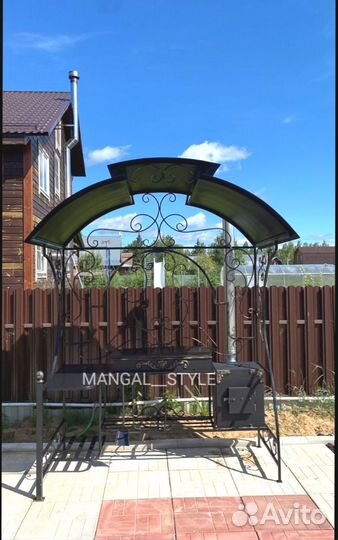 Мангал с крышей