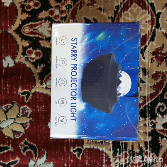 Диско шар прожектор с разными цветами свето музыка