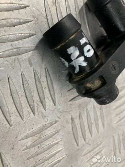 Б/У переходник радиатора печки Volkswagen Polo 612