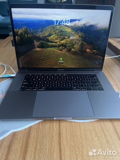 Apple MacBook Pro 15 2018 i7 16 GB 256 SSD