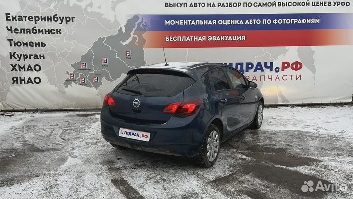 Ручка внутренняя потолочная передняя Opel Astra (J) 2356030