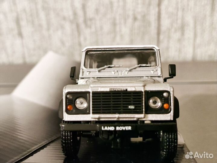 Модель Land Rover Defender 1/43 Джип Внедорожник