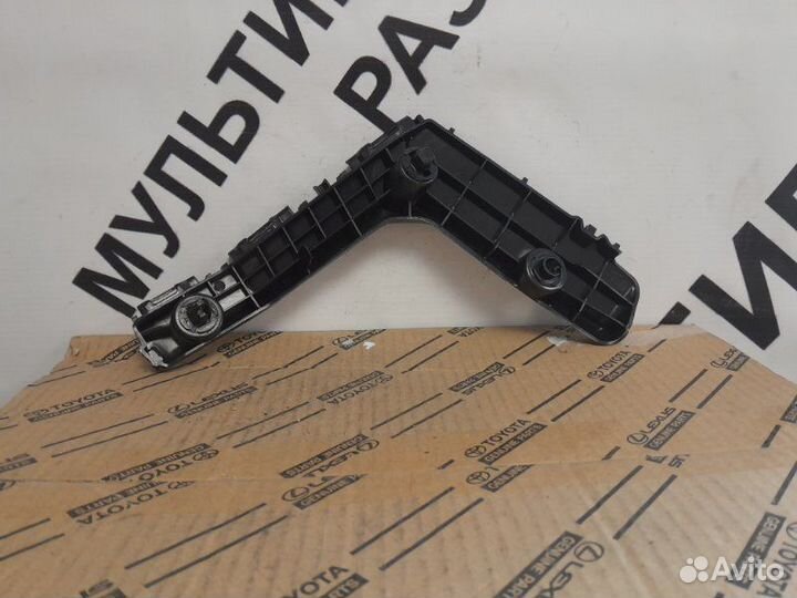 Крепление бампера переднее левое Toyota Corolla