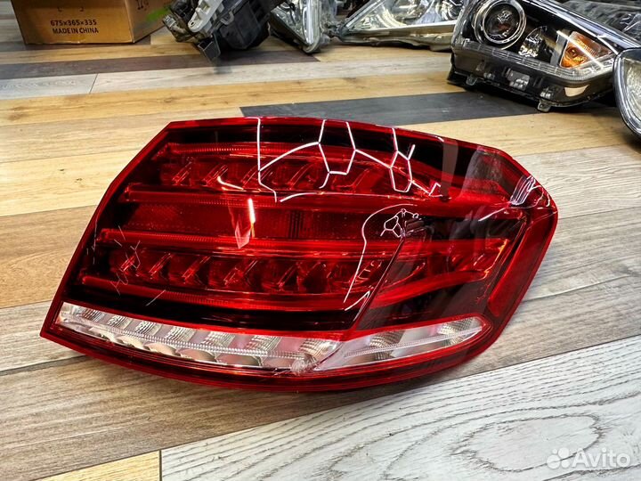 Задний фонарь Mercedes w212