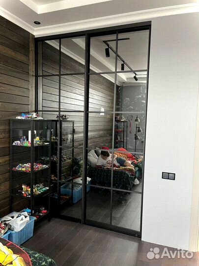 Стеклянная перегородка