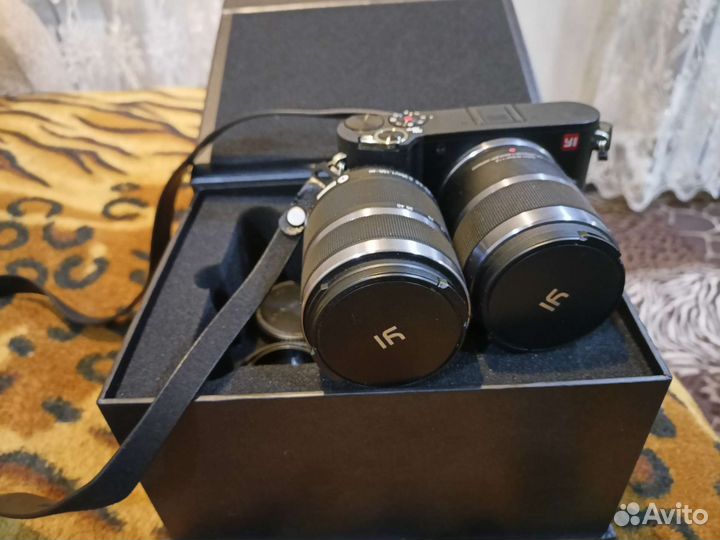Компактный фотоаппарат YI