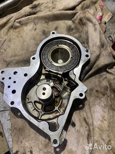 Крышка распредвала левая Infiniti fx35