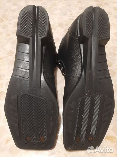 Лыжные ботинки классические