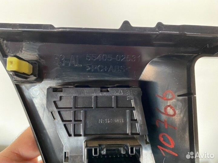 Рамка магнитолы Toyota Corolla E180 2013-2016