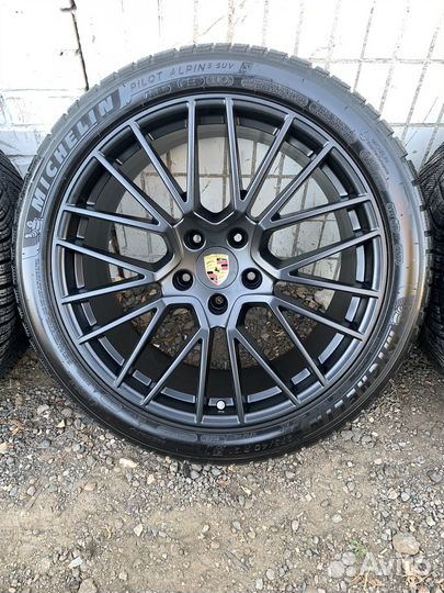 Зимние колеса RS Spyder на Porsche Cayenne