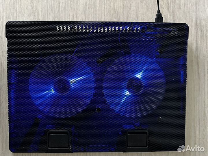 Подставка с охлаждением для ноутбука