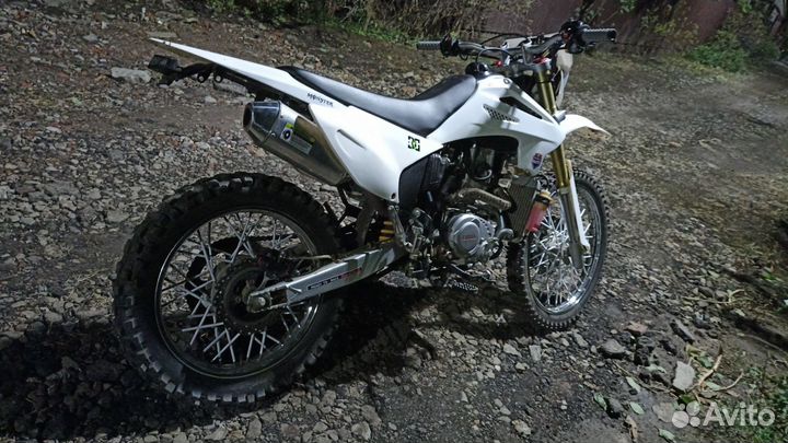 Эндуро Red Bull R8