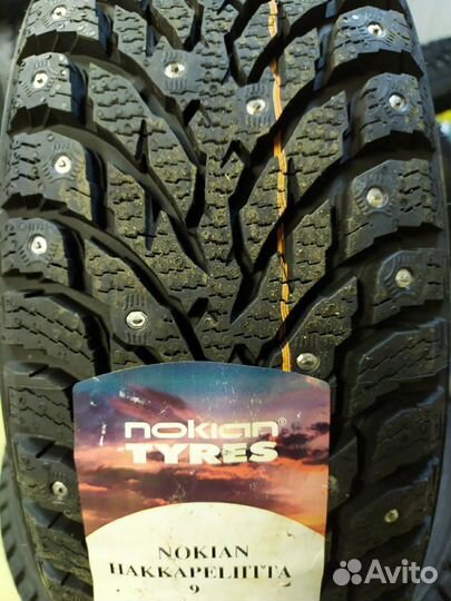 Nokian Tyres Hakkapeliitta 9 SUV 225/65 R17