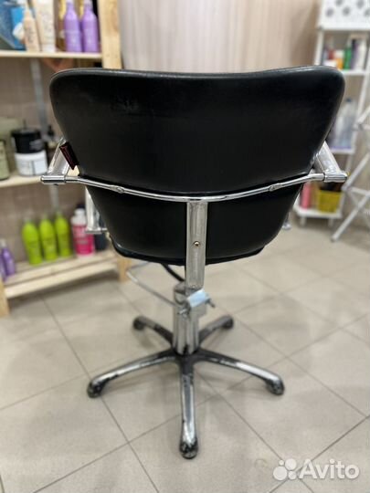 Парикмахерское кресло