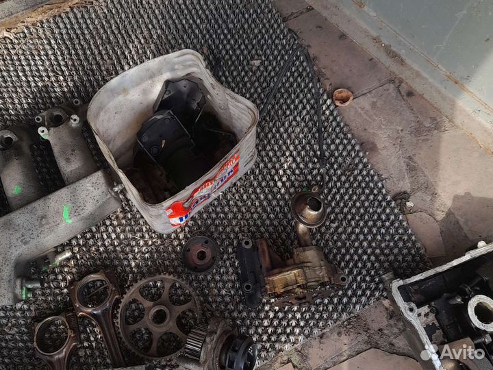 Двигатель в разборе VAG