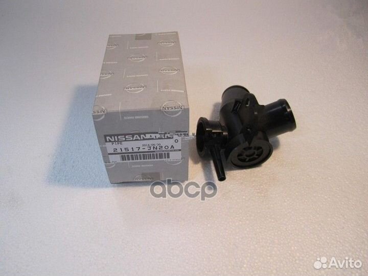 Патрубок системы охлаждения 21517JN20A nissan