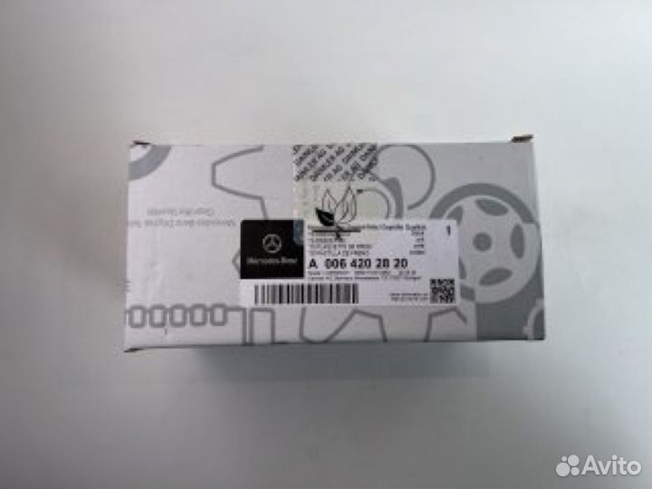 Тормозные колодки Mercedes-Benz A0064202820