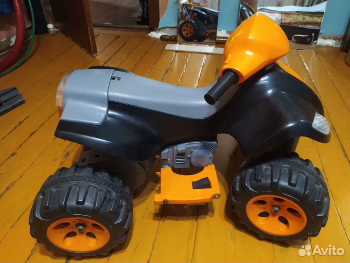 Детский квадроцикл на аккумуляторе