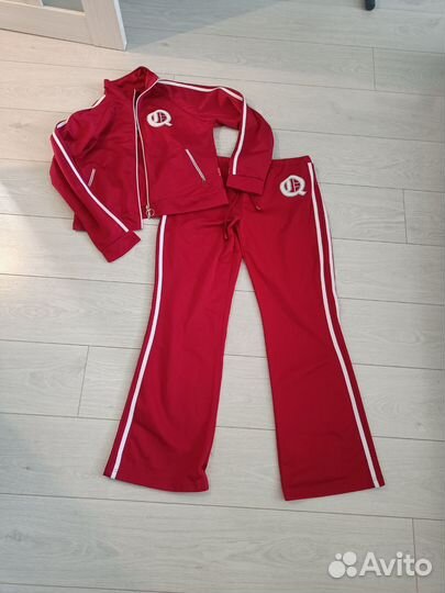 Спортивный костюм женский